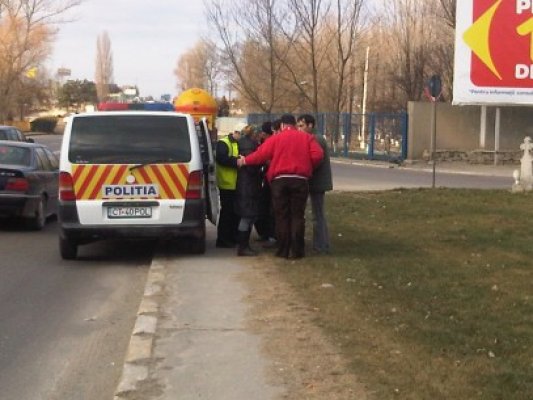Accident grav la intrare în Constanţa: o maşină s-a răsturnat, două femei sunt rănite